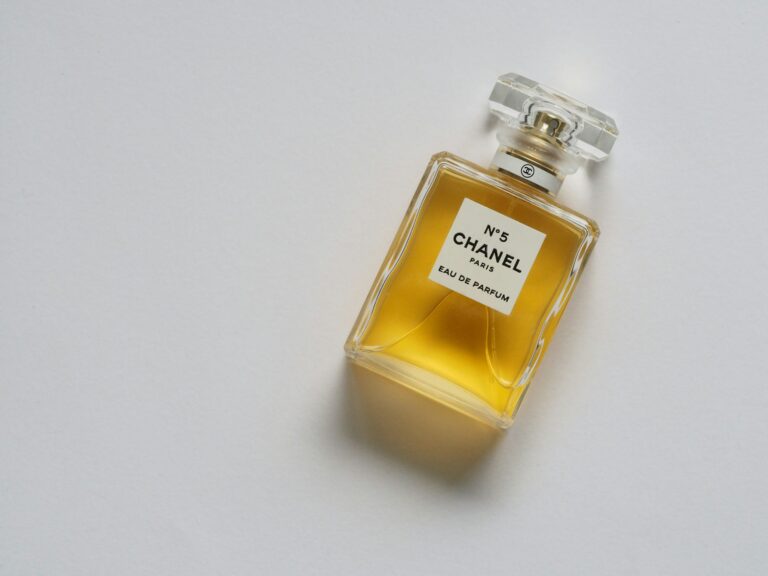 L&rsquo;histoire secrète derrière 5 parfums iconiques